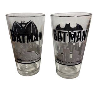 Batman Pint Glass Set Of 2 Beer Mugs Drinking Cups DC Comics Gotham Cityscape